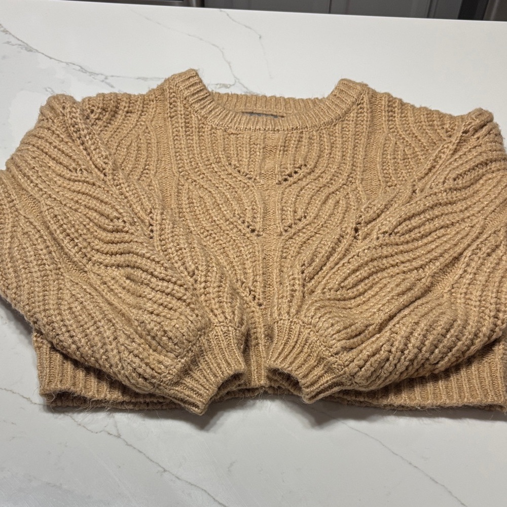 Elegant Cable Knit Sweater in Tan